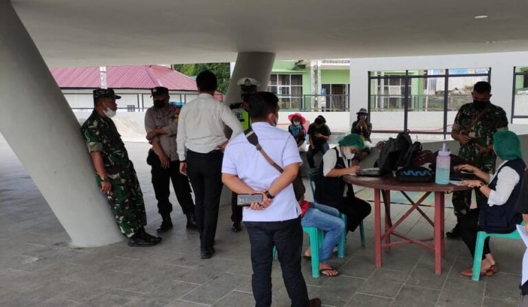 Polsek Parapat Percepat Vaksinasi di Pantai Bebas Kabupaten Simalungun
