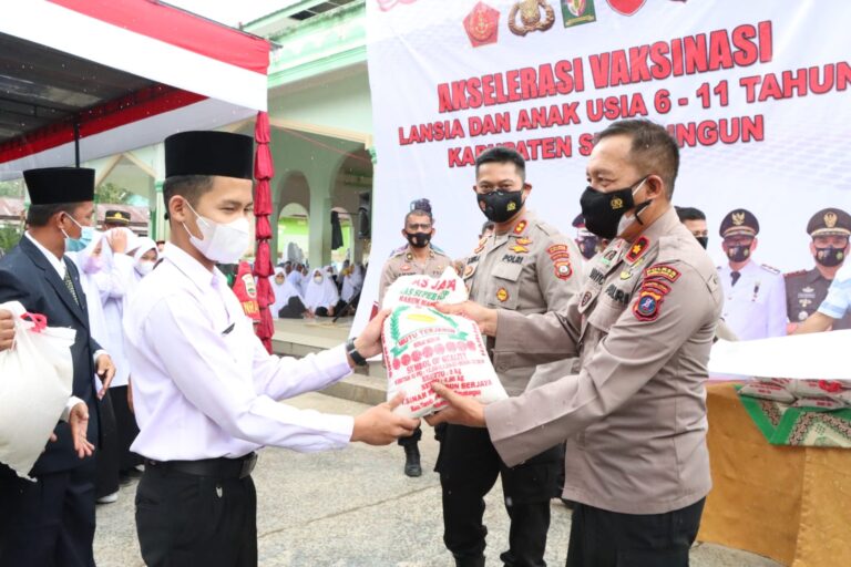 Peringati Isra Mi’raj Polres Simalungun Gelar Kegiatan Bakti Sosial Dan Vaksinasi Di Pondok Pensantren Al’Kautsar 
