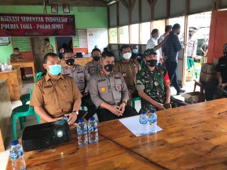 Polres Toba dan Tim Vaksinasi Serentak Video Conference dengan Wakapolri