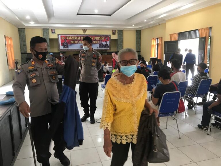 Mengejar Ekselarasi Vaksin, Polres Toba gelar Gerakan Jemput Masyarakat Untuk Vaksin