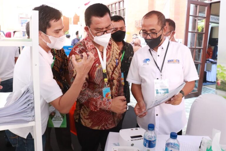 Bupati Toba Optimis Tingkatkan Penggunaan Produk, Pada Business Matching UMKM 2022