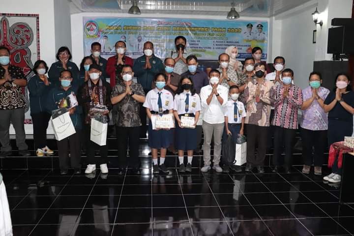 Tiga Siswa SMP N 1 Siantar Narumonda Peroleh Medali Emas di Ajang Youth International Science Fair 2022