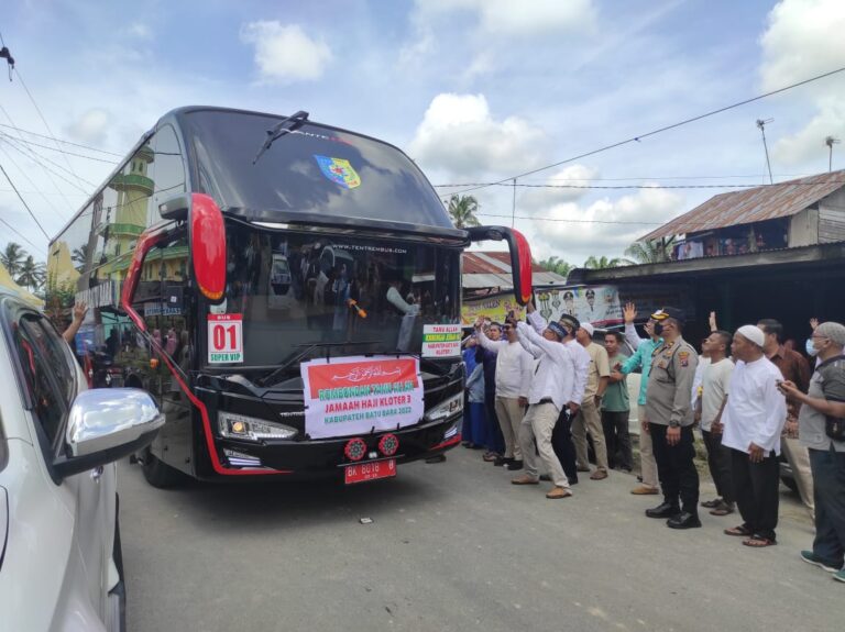 Polres Batu Bara Kawal Pelepasan 130 Jema’ah Calon Haji
