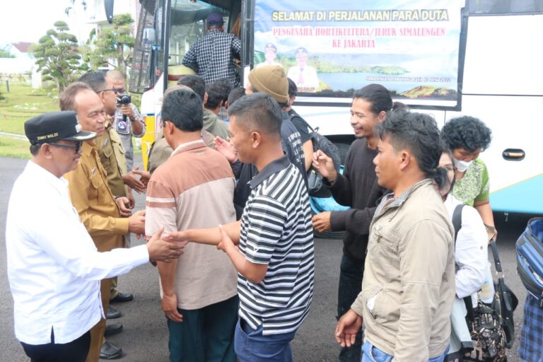 40 Petani Simalungun Berangkat Ke Pulau Jawa