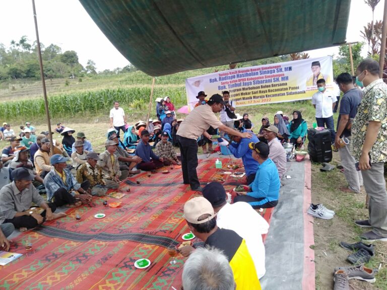 Bupati Simalungun Tinjau Jalan Penghubung Mekar Sari Raya – Manik Maraja Rusak