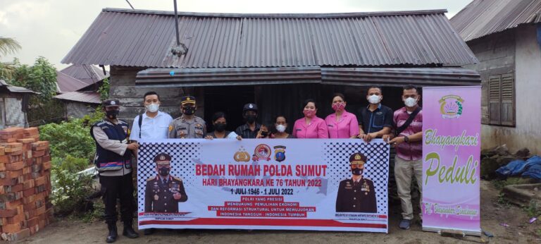 HUT Bhayangkara Polres Simalungun Bedah Rumah Masyarakat Miskin
