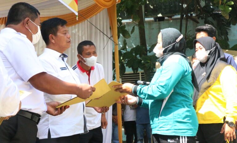 Pemkab Simalungun Serahkan 465 Tenaga Guru SK Pengangkatan PPPK
