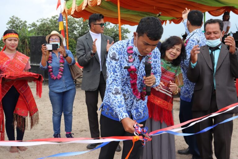 Pemkab Toba Geowisata Diamond Land Desa Sibuntuon