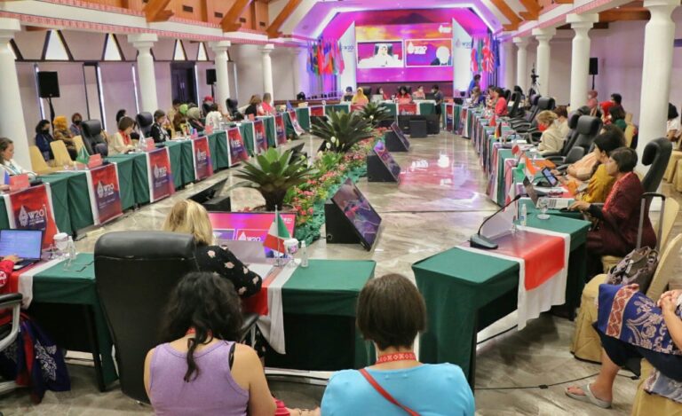 Elena Delegasi W20 Rusia Akui Danau Toba Sangat Indah