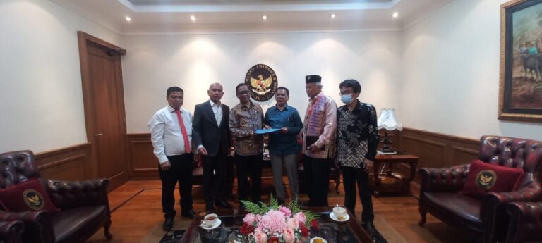 TAMPAK Temui Mahfud MD Berharap Desak Kapolri Stop Kasus Pelecehan dan Buka Kasus Pembunuhan Brigadir J
