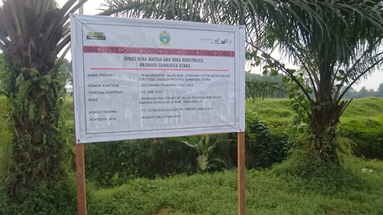 Papan Proyek Jalan Provinsi Jurusan Pematang Siantar-Kerasaan Tidak Tampilkan Anggaran