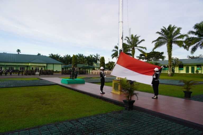 Denpom l/1 Pematang Siantar Gelar Upacara Bendera di Lapangan Makorem 022 PT