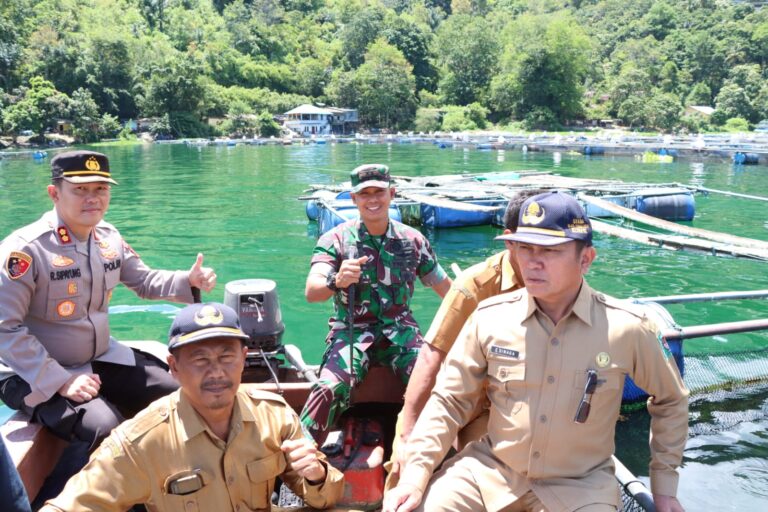 Pemkab Simalungun Tertibkan 261 Kerambah Jaring Apung Milik Warga