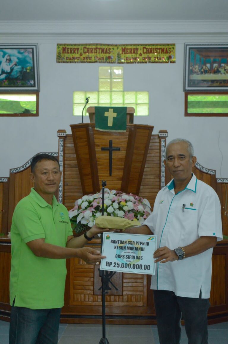PN4 Kebun Unit Marjandi Salurkan CSR Untuk Dua Gereja di Simalungun