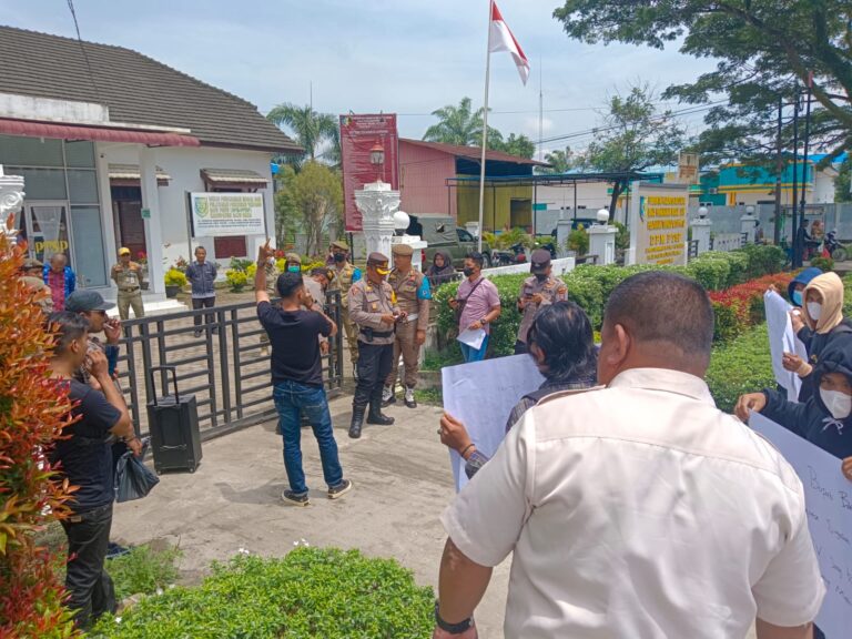 Brigade BKPRMI Batubara Dukung Demo DPD Komunal Minta Tutup THM KTV Singapore Land