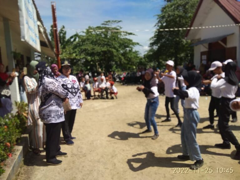 SD 091673 Bandar Tongah Gelar HUT Guru ke 77