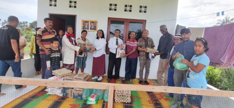 Forum Rohaniawan Freedom Berikan Sembako Kepada Warga Korban Okupasi PTPN III Gurilla