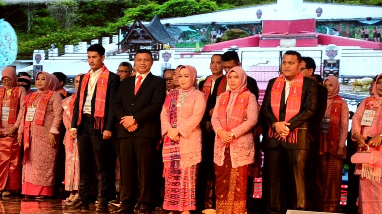 M Ismail P Sinaga Dilantik Menjadi Ketua Persadaan Pomparan Toga Sinaga Dohot Boru (PPTSB) Parsidomu