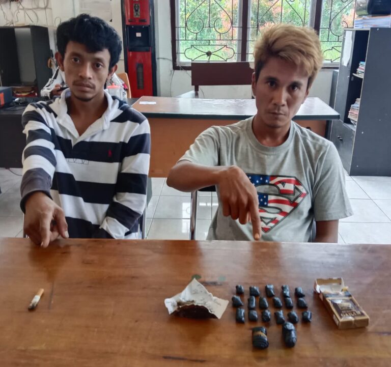 Dua Pria Membawa Ganja 19 Gulungan Plastik Ditangkap Polres Simalungun