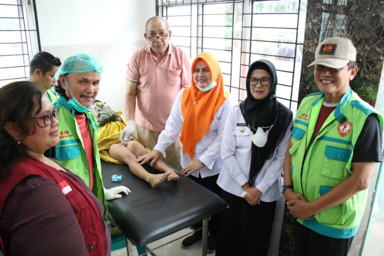 dr Susanti Hadiri Bakti Kesehatan Bermartabat di Puskesmas Martoba