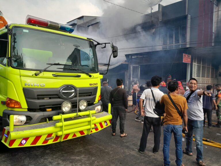 Empat Unit Ruko Terbakar di Parluasan Siantar