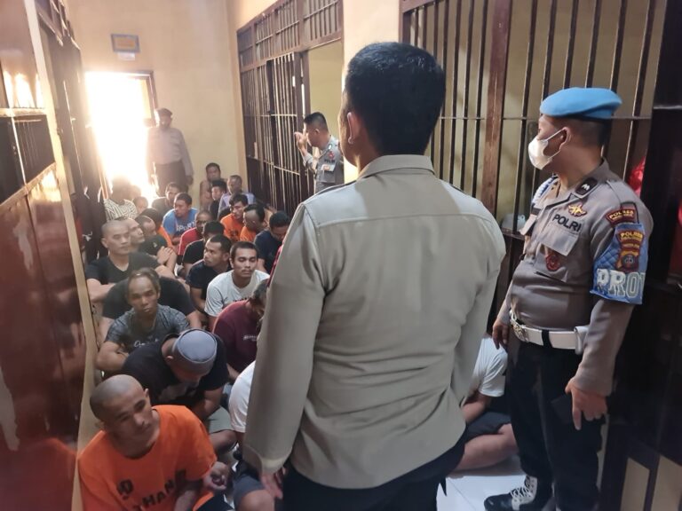 Polres Simalungun Periksa Kondisi Sel Tahanan