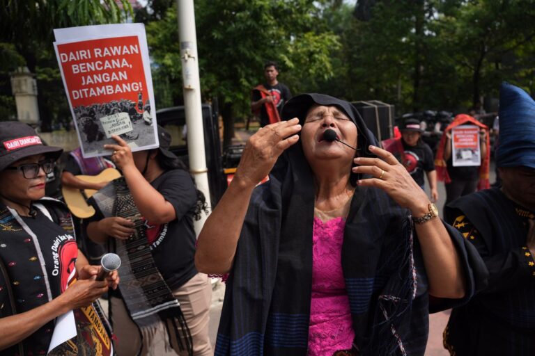 Tolak PT. DPM Warga Dairi Aksi Mangandung di PTUN Jakarta