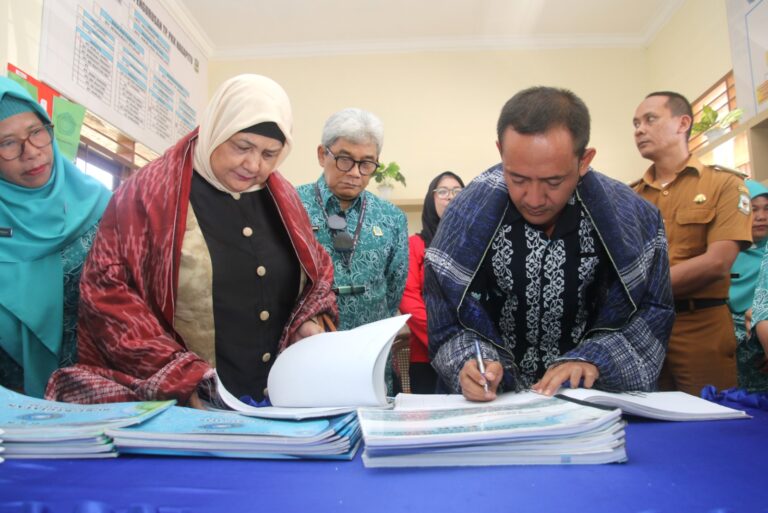 TP PKK Sumut Monitoring Tata Tertib Administrasi PKK Kelurahan Naga Pitu
