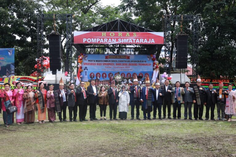 dr Susanti Hadiri Marsombu Sihol Punguan Ompu Simarmata Raja