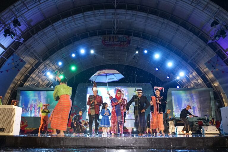 Pemkot Siantar Menghadiri Malam Pagelaran PRSU Ke 49