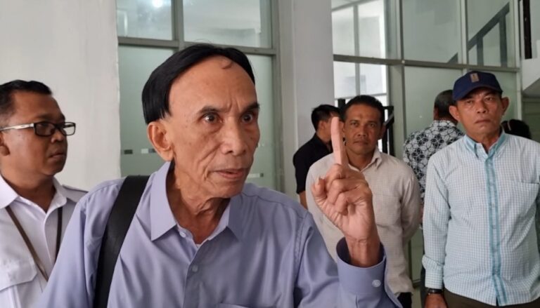 Tembok PT. MNA Kuala Tanjung Menuai Protes