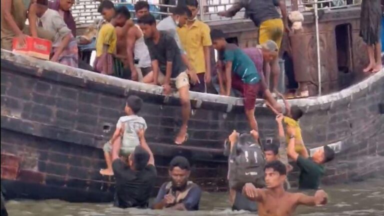 ‘Duka’ di balik penolakan pengungsi Rohingya di Aceh, ‘saya sebelas hari di laut, makan sehari sekali’
