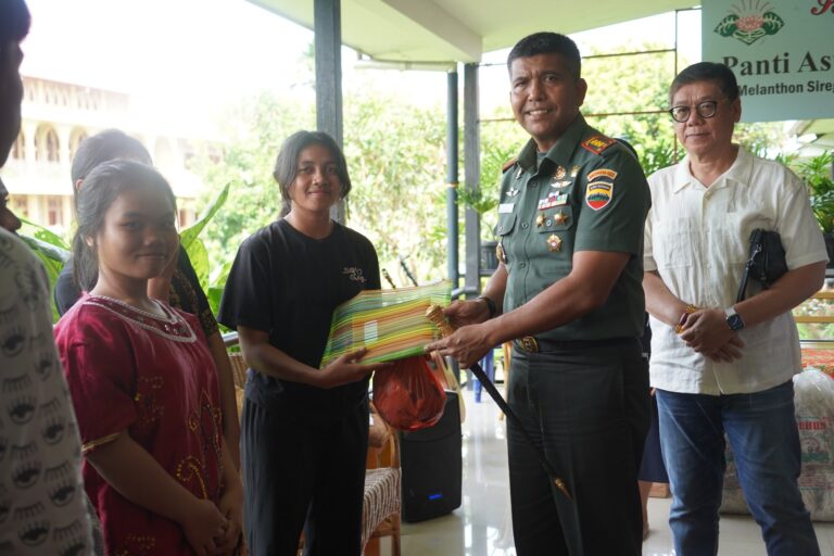 Korem 022/PT Bagi Sembako Ke Panti Asuhan