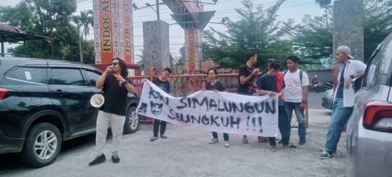 Dinilai Antek Partai, Mahasiswa Demo KPU Saat Pelantikan PPK