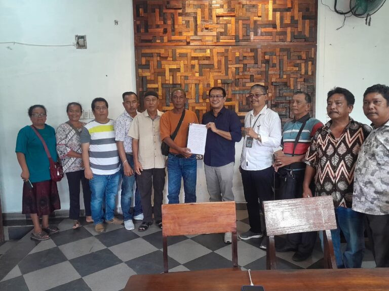 Pertemuan Kelompok Tani Simpang Gambus Dengan DPD RI terpilih Pdt. Penrad Siagian, S.Th, M.Si.Teol