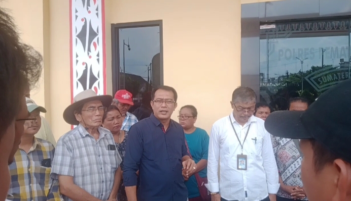 DPD RI Sumut Terpilih Penrad Siagian menyesalkan prosedur pengkapan terhadap 5 warga Lamtoras Sihaporas di Buntu Panguturan, Kecamatan pematang Sidamanik, Kabupaten simalungun