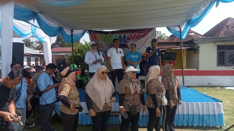 Cawabup Anton Saragih Senam Sehat Bersama Wanita Pujakusuma