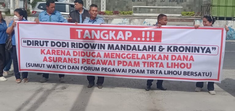 Forum Pegawai PDAM Tirta Lihou Demo Desak Tangkap Dirut Tirta Lihou Dodi Ridowin Mandalahi dan Kabag Umum Nina