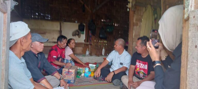 Sutarto Kunjungi Ibu Korban Tabrak Lari di Desa Manunggal Deli Serdang