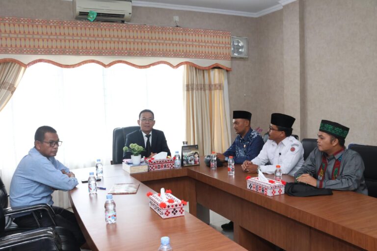 Perkuat Sinergi Pengawasan Data Pemilih 2025, Bawaslu Tapsel Audiensi dengan Bupati