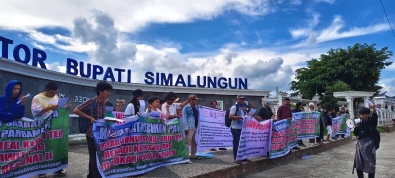 APTESI Demo Bupati Simalungun Tolak Konversi, Julius : Omon – omon Saja Itu