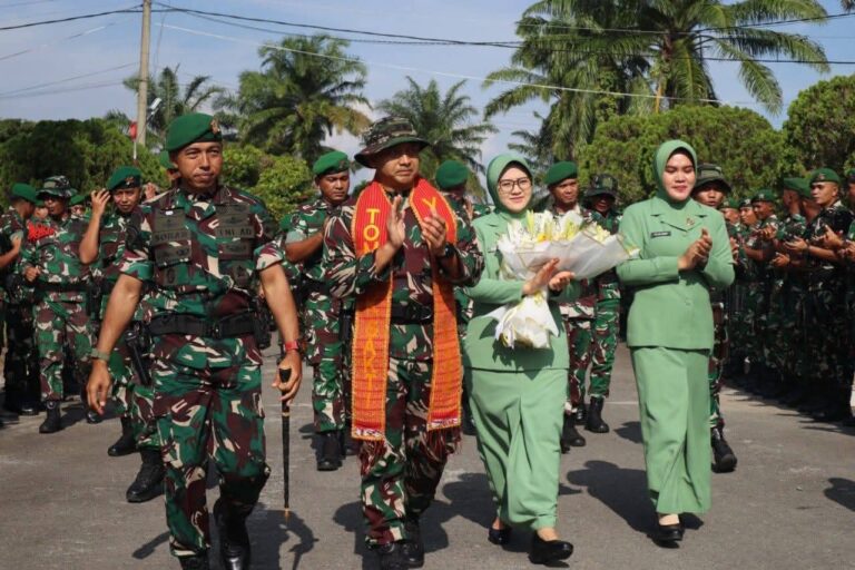 Batalyon 122/TS Gelar Tradisi Sambut Danyonif Yang Baru 