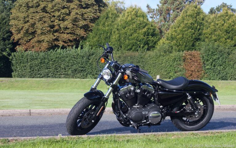 Ulasan: Harley-Davidson Sporter Forty-Eight 2015